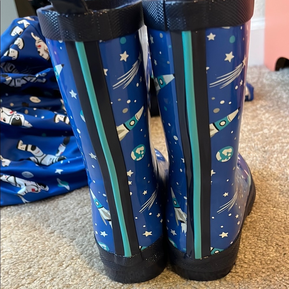Hatley Blue Rain & Snow Boots with Starry Design - Picture 4 of 5
